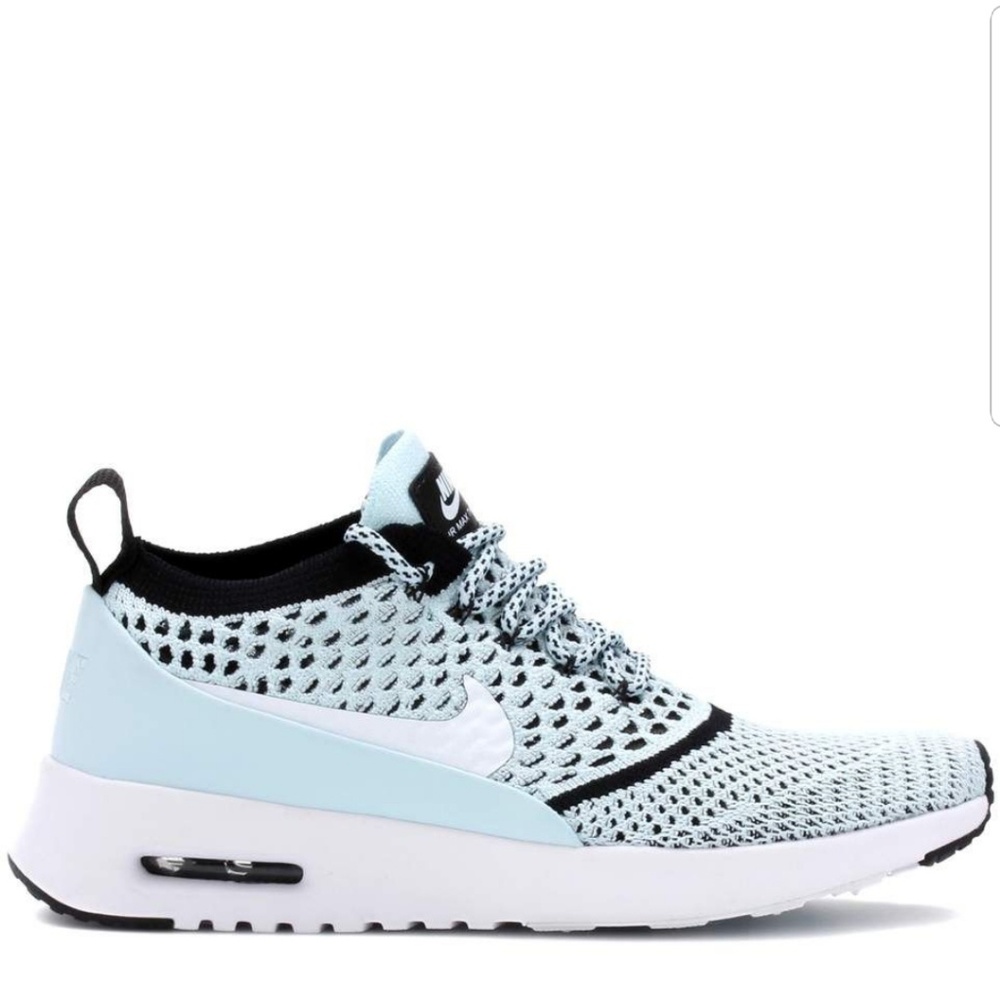 Nike Thea Flyknit
